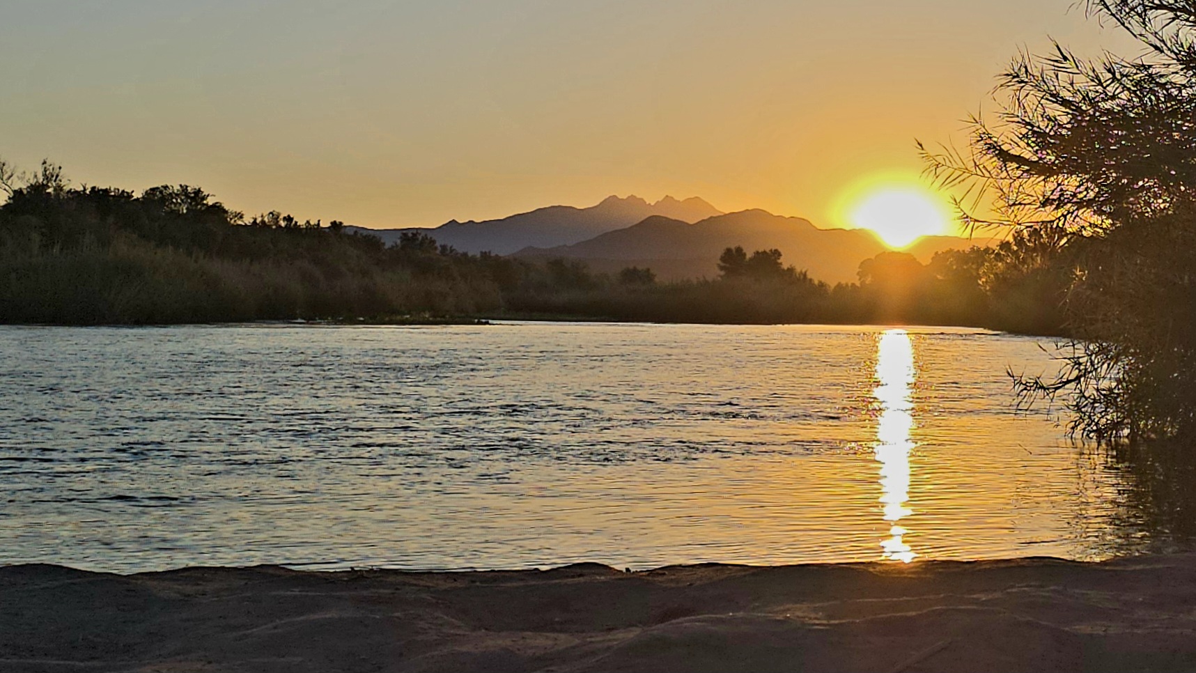 Sunrise at Phon D Sutton Recreation Site